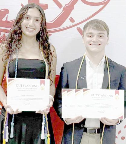 OUTSTANDING ACADEMICS HONOREES—