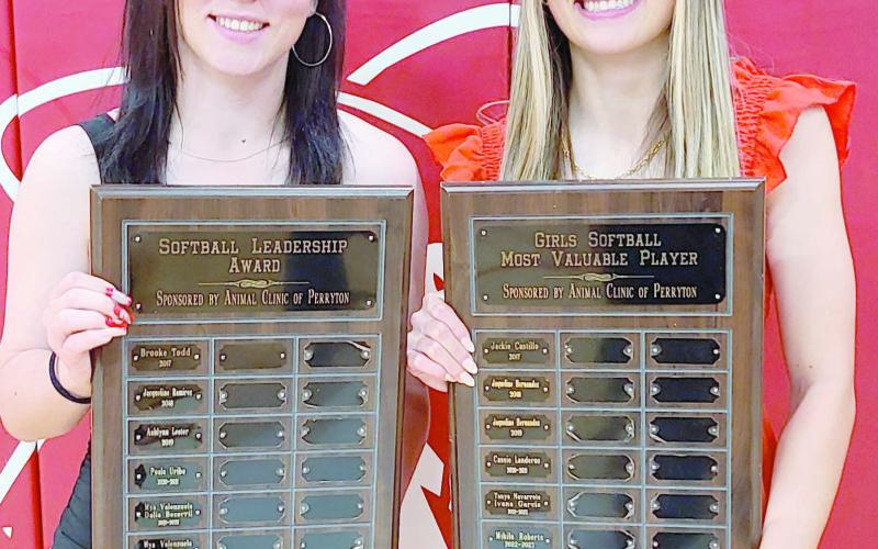 PHS SOFTBALL TEAM WINS AWARDS— Perryton High School’s softball team was honored at the Perryton High School All Sports Awards Banquet. Pictured are, from left, Mikila Roberts, Leadership Award, and Kamri Kerl, Most Valuable Player.