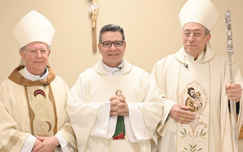 FATHER GÓMEZ CELEBRATES SILVER JUBILEE