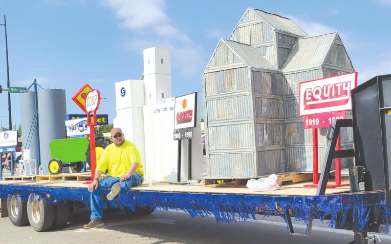 PARADE CHAMP - COMMERCIAL FLOAT