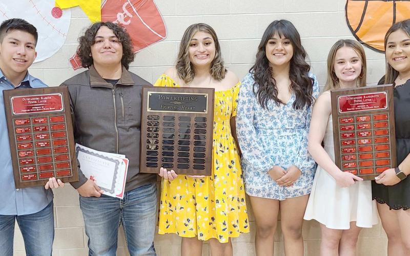 PHS POWERLIFTERS BRING HOME HONORS