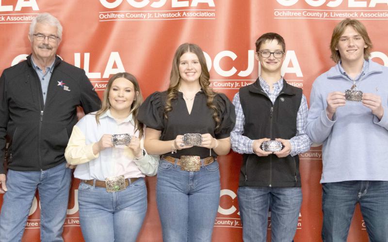 SENIOR SHOWMANSHIP WINNERS— The Senior Showmanship Awards were presented to students at the Ochiltree County Junior Livestock Show and Sale on Jan. 16-17. Pictured are, from left: David Peckenpaugh with Texas Farm Bureau, Avery Swenhaugen, Tana Williams, Jake Schickedanz, and Cash Wheeler. ( Photo credit: Hailey Clark of Hailey Renee Photography)