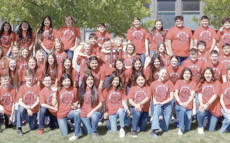 PJH CHOIR WINS SWEEPSTAKES TROPHY— Perryton Junior High’s Sixth Grade Choir competed at the Dumas Music Festival recently. The choir received three Superior ratings in both concert performance and sight reading, earning a Sweepstakes rating and trophy. The PJH choir director is TKaye Arruda, and the piano accompanist is Brenda Schnabel.