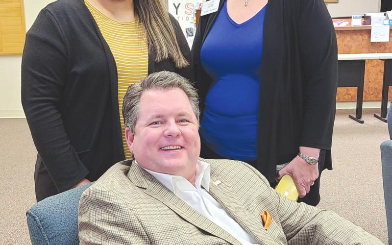 LAUBACH SPEAKS AT LEADERSHIP SERIES