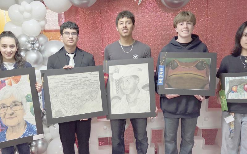 During Perryton High School’s annual art show, art judges presented awards for the Best Portfolios in the show. Winners are, from left, Sadie Cummins (Art 4), Edgar Villa (Art 3), Jonathon Gamez (Art 2), Jaxon Brown (Art 1), and Sara Flores (Art 1). Each portfolio winner received a $25 cash prize.