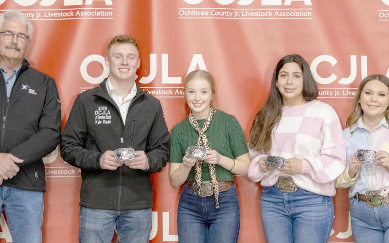 SENIOR RESERVE SHOWMANSHIP WINNERS— At this year’s Ochiltree County Junior Livestock Show and Sale on Jan. 16-17, the Senior Reserve Showmanship Awards were presented. Pictured are, from left: David Peckenpaugh with Texas Farm Bureau, Kyle Oquin, Emmalee Lopez, Evelyn Arellano, and Avery Swenhaugen. ( Photo credit: Hailey Clark of Hailey Renee Photography)