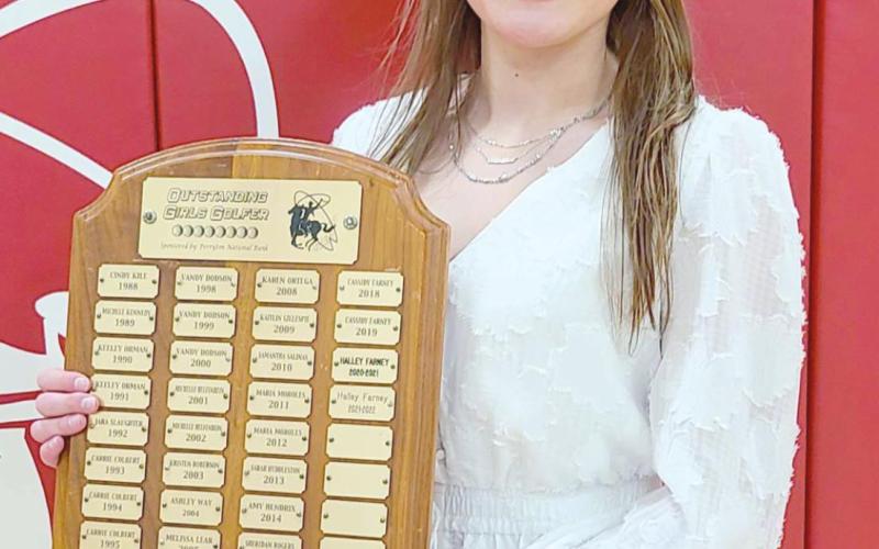 FARNEY NAMED OUTSTANDING GOLFER