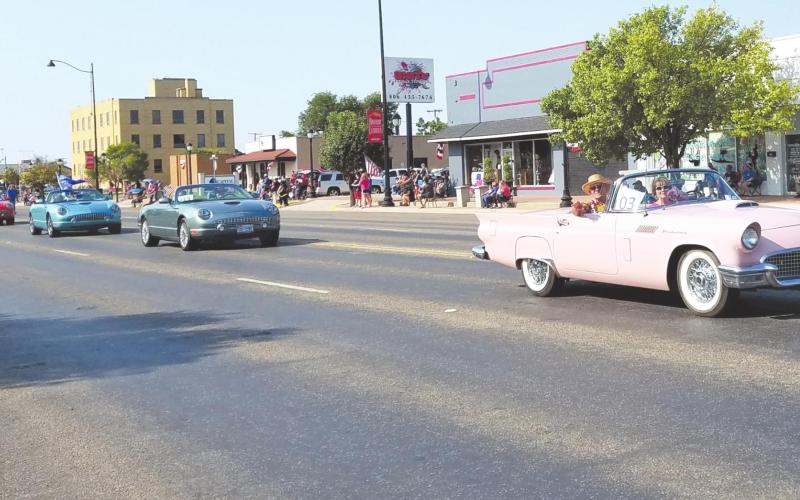 PARADE CHAMP – NON-CLASSIC AUTO