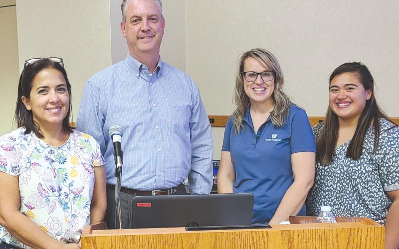 ANDERSON SPEAKS AT LEADERSHIP PERRYTON