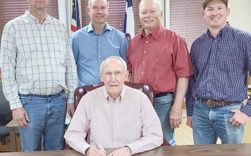 JUDGE SIGNS SOIL AND WATER STEWARDSHIP PROCLAMATION