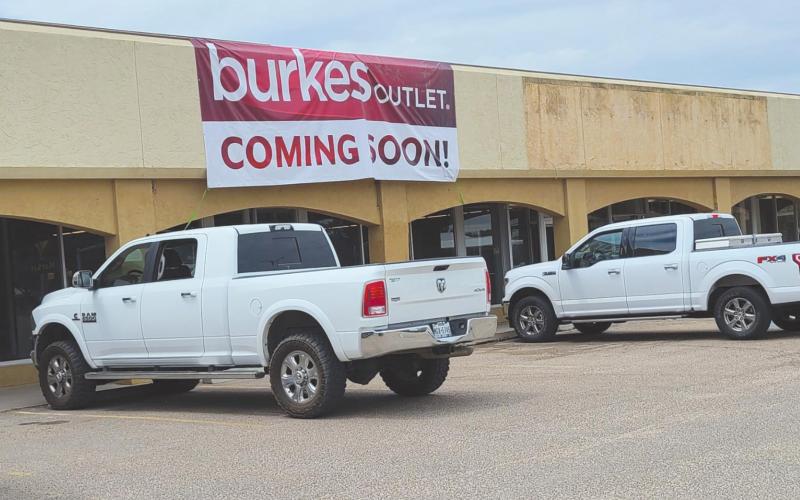 BURKES OUTLET TO OPEN IN BEALLS BUILDING