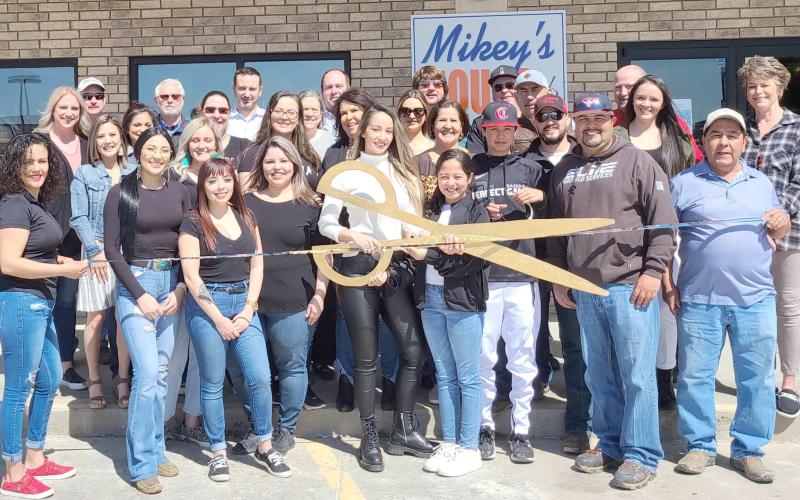 RIBBON CUTTING AT MIKEY’S LIQUOR