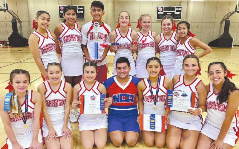 PHS CHEERLEADERS EARN AWARDS