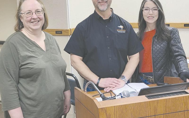 Jody Holland of Amarillo was the latest speaker in the Leadership Perryton series. He spoke on “Story Selling” at Frank Phillips College, Allen Campus last Thursday evening. The seminar was sponsored by Harvey’s Electric and North Plains Electric Cooperative. Pictured are, from left, Leadership Perryton planning committee member Brenda Austin, Holland, and committee member Geralyn Graver.
