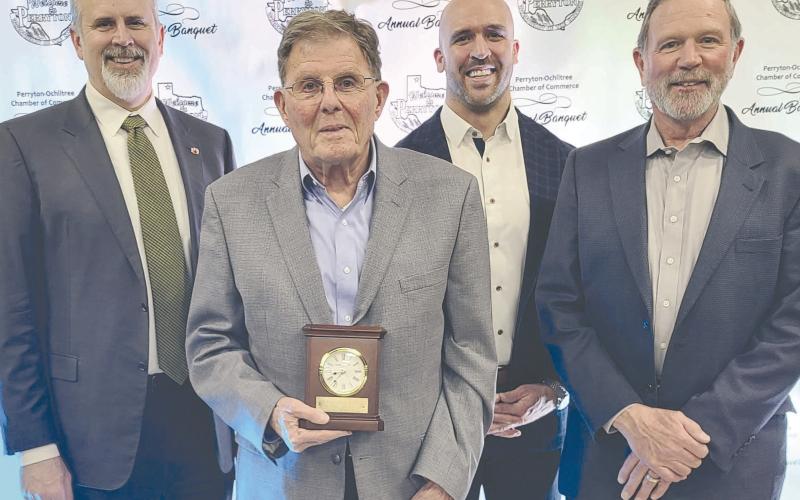 BOXWELL NAMED CITIZEN OF THE YEAR Dick Boxwell received congratulations from many well-wishers after he was named the Citizen of the Year on Feb. 20 during the Perryton-Ochiltree Chamber of Commerce’s annual banquet. Pictured are, from left, banquet emcee Greg Brown, Boxwell, Caleb Campbell, who provided the evening’s entertainment, and presenter Brady Yeary.