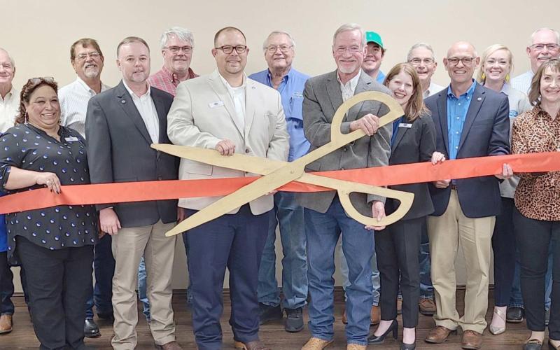 RIBBON CUTTING FOR PLAINS LAND BANK
