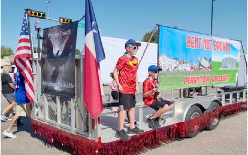 JUDGES’CHOICEAWARD— The annual Wheatheart of the Nation Celebration parade attracted residents from all over Ochiltree County on Saturday, Aug. 19 to enjoy the festivities. The winner of the Judges’ Choice Award was the float for Perryton CrossFit.