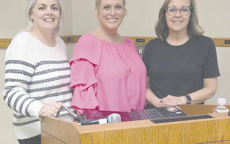 Julie Burch of Dallas was the latest speaker in the Leadership Perryton series. She spoke on “Exceptional Customer Service!” at Frank Phillips College, Allen Campus last Thursday evening. The seminar was sponsored by Panhandle First Bank and Alpar Energy. Pictured are, from left, Leadership Perryton planning committee member Angela Petersen, Burch, and committee member Rhonda Appelhans.