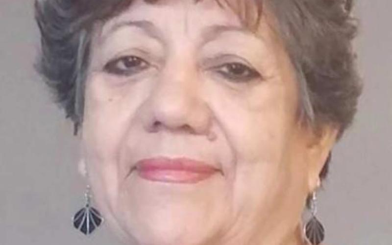 Consuelo Flores