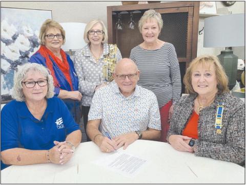 MAYOR SIGNS PROCLAMATION FOR CONSTITUTION WEEK Perryton Mayor Kerry Symons signed a proclamation this week recognizing the local Wolf Creek chapter of the National Society Daughters of the American Revolution and Constitution Week, which runs from Sept. 17-23. Pictured from left, front row, are: Debra Dye, Mayor Kerry Symons, and Chapter Regent Sherrie Rima; back row: Nan Schwalk, Barbara Johnson, and Cynthia Symons.