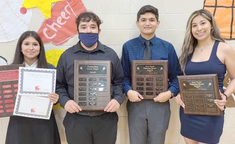 TENNIS TEAM SCORES AWARDS