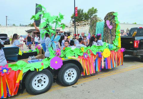 PARADE CHAMP - NON-PROFIT FLOAT