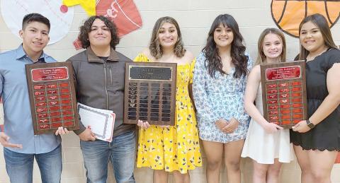 PHS POWERLIFTERS BRING HOME HONORS