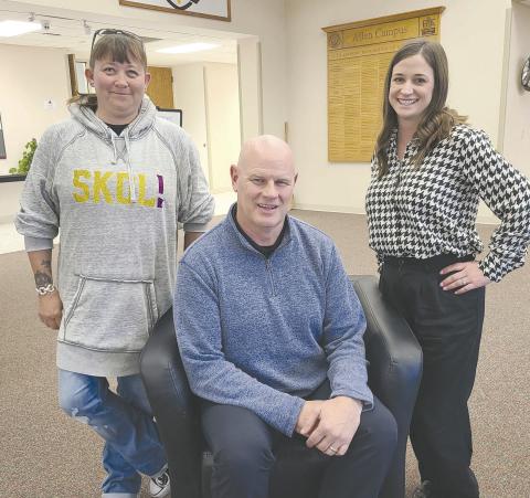 Kevin Tutt of Abilene was the latest speaker in the Leadership Perryton series. He spoke on “Making Your Comeback Better Than Your Setback” at Frank Phillips College Allen Campus last Thursday evening. The seminar was sponsored by Perryton National Bank and North Plains Electric Cooperative. Pictured are, from left, Leadership Perryton planning committee member Lynnette Fossand, Tutt, and committee member Tambra Kile.