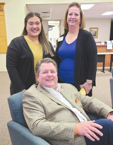 LAUBACH SPEAKS AT LEADERSHIP SERIES