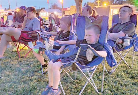 SUMMER CINEMA SPECTATORS