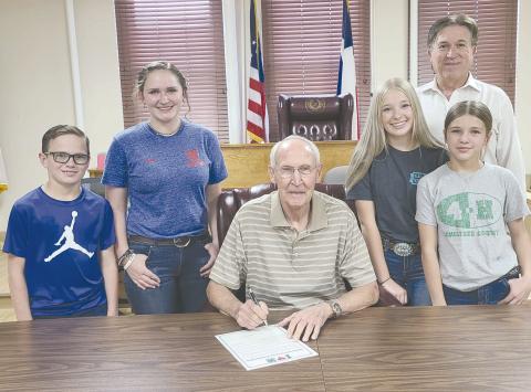 PROCLAMATION SIGNED FOR 4-H WEEK