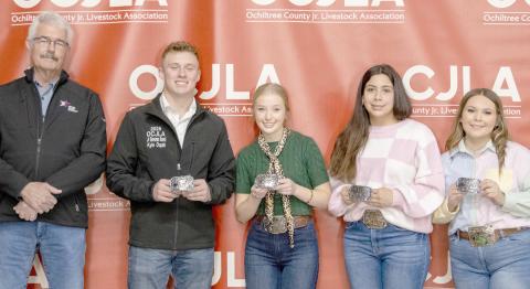 SENIOR RESERVE SHOWMANSHIP WINNERS— At this year’s Ochiltree County Junior Livestock Show and Sale on Jan. 16-17, the Senior Reserve Showmanship Awards were presented. Pictured are, from left: David Peckenpaugh with Texas Farm Bureau, Kyle Oquin, Emmalee Lopez, Evelyn Arellano, and Avery Swenhaugen. ( Photo credit: Hailey Clark of Hailey Renee Photography)