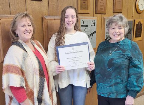 DAR GOOD CITIZEN AWARD— Perryton High School senior Madelyn Schickedanz, center, was the recipient of the Wolf Creek Chapter Daughters of the American Revolution Good Citizen Award scholarship. Pictured with her are chapter regent Sherrie Rima, left, and Good Citizens committee chairman Cheryl Bullard.
