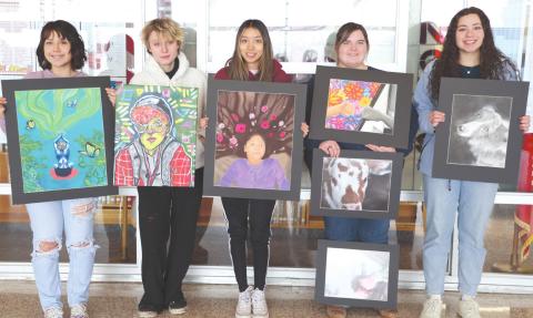 PHS ART STUDENTS WIN IN WOODWARD