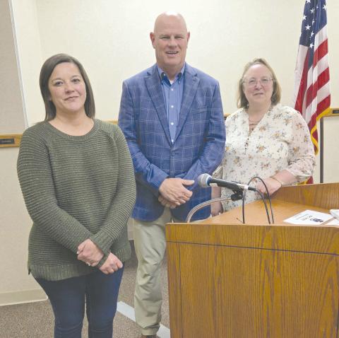 TUTT SPEAKS AT LEADERSHIP PERRYTON