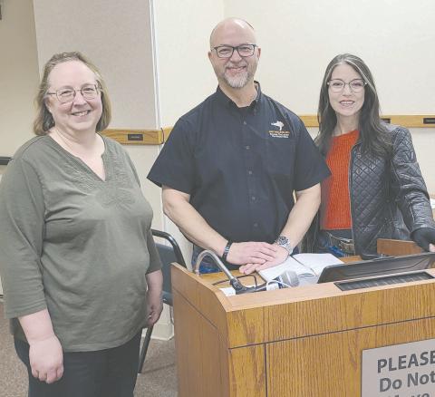 Jody Holland of Amarillo was the latest speaker in the Leadership Perryton series. He spoke on “Story Selling” at Frank Phillips College, Allen Campus last Thursday evening. The seminar was sponsored by Harvey’s Electric and North Plains Electric Cooperative. Pictured are, from left, Leadership Perryton planning committee member Brenda Austin, Holland, and committee member Geralyn Graver.