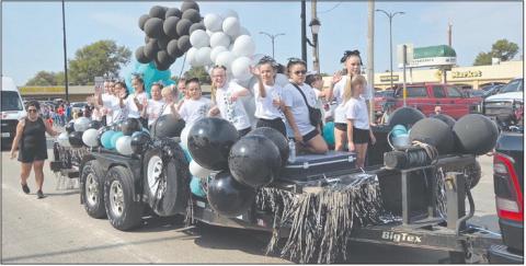 PARADE CHAMP - COMMERCIAL FLOAT