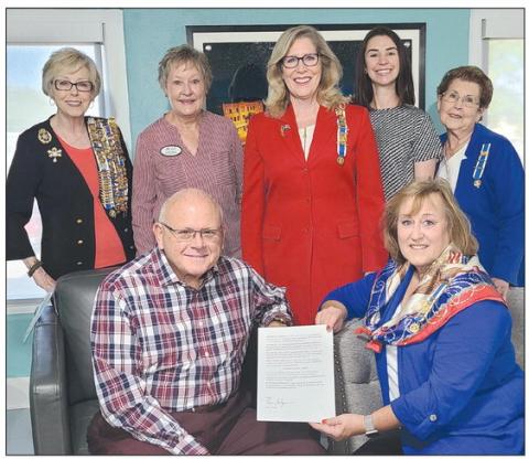 CONSTITUTION WEEK SET FOR SEPT. 17-23 Perryton Mayor Kerry Symons signed a proclamation this week recognizing the local Wolf Creek chapter of the Daughters of the American Revolution and Constitution Week, which runs from Sept. 17-23. Pictured from left, front row, are: Mayor Kerry Symons and Chapter Regent Sherrie Rima; back row: Barbara Johnson, Cynthia Symons, Melodee Rogers, Sarah Tregellas, and Anna Lee Barton.