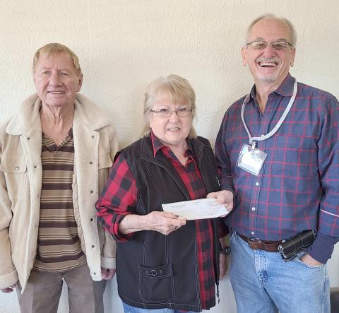 HOSPICE VOLUNTEERS RECEIVE DONATION— Hospice of OGH Volunteers received a donation of $4,900 from Randy and Janice McLain. November is traditionally the Hospice Volunteers’ fundraising month, but the organization will accept donations any time of year. Donors can send donations to Hospice of OGH Volunteers, 3019 S. Main in Perryton. Pictured are, from left, Randy McLain, Janice McLain, and Mike Blank, president of the Hospice Volunteers.
