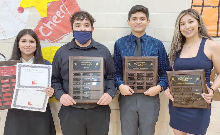 TENNIS TEAM SCORES AWARDS