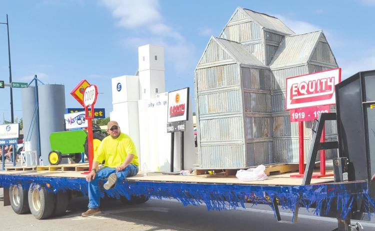 PARADE CHAMP - COMMERCIAL FLOAT