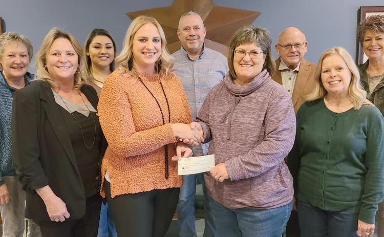 SNACK PAK RECEIVES CHAMBER DONATION