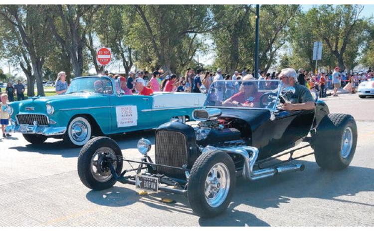 PARADE CHAMP - AUTOMOTIVE – The annual Wheatheart of the Nation Celebration parade attracted thousands of Ochiltree County residents on Saturday, Aug. 24. The winner of the Automotive category was Perryton High School’s Class of 1974.