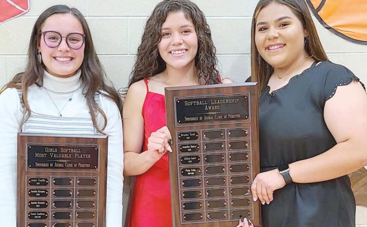 PHS VOLLEYBALL PLAYERS WIN AWARDS