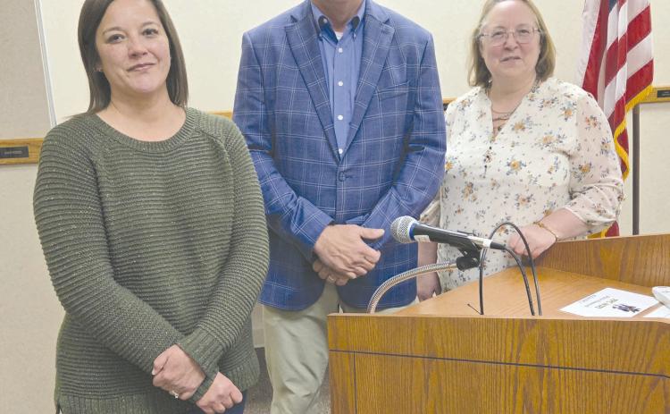 TUTT SPEAKS AT LEADERSHIP PERRYTON