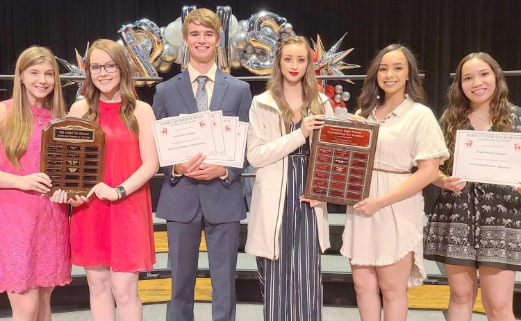 OUTSTANDING ACADEMICS HONOREES