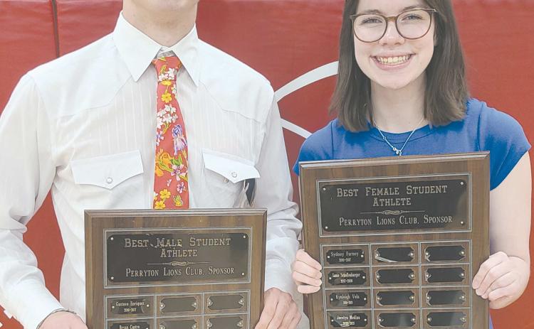 STUDENTATHLETES HONOREDAT BANQUET—